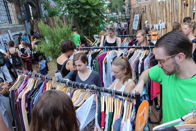 Berlin feiert den KleiderWandel  – Die Kleidertauschparty im Haubentaucher