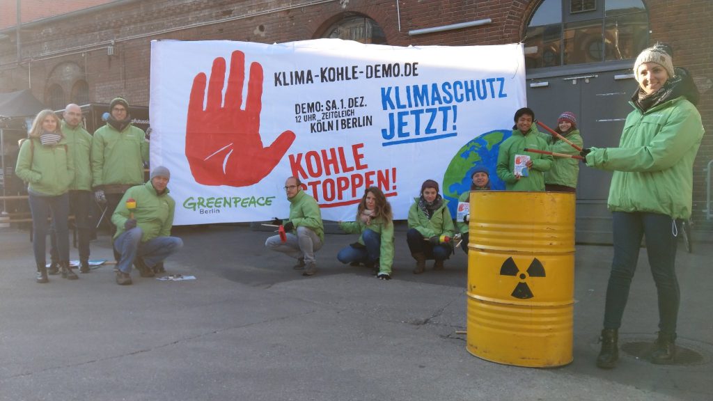 Mobilisierung für die große Klimaschutzdemo am 1.12: Die Besucher*innen des Heldenmarktes sind dabei